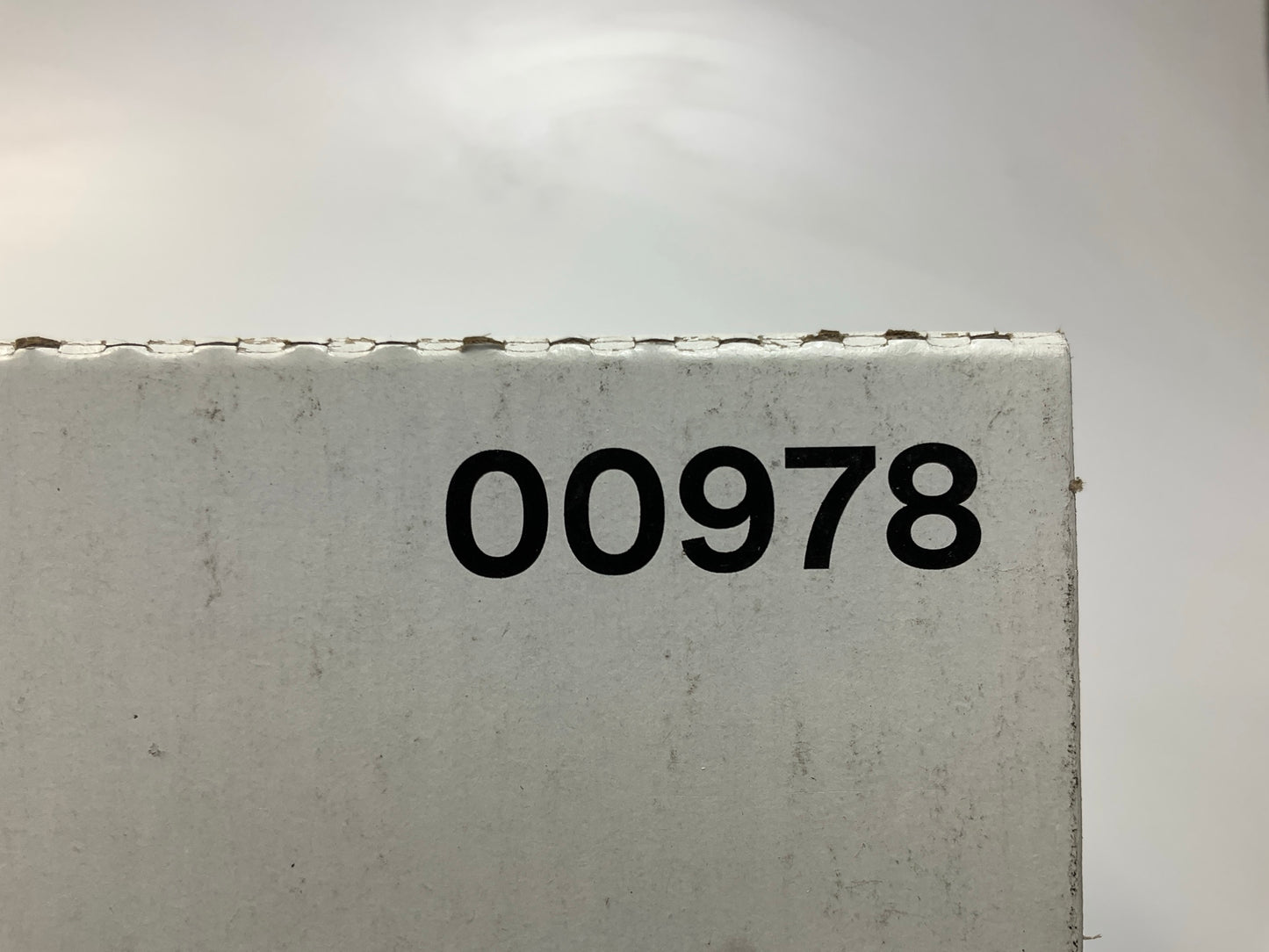 3M 00978 Hookit Gold Sanding Disc 216U 6'' P220A 220 Grit (100 Discs / Box)