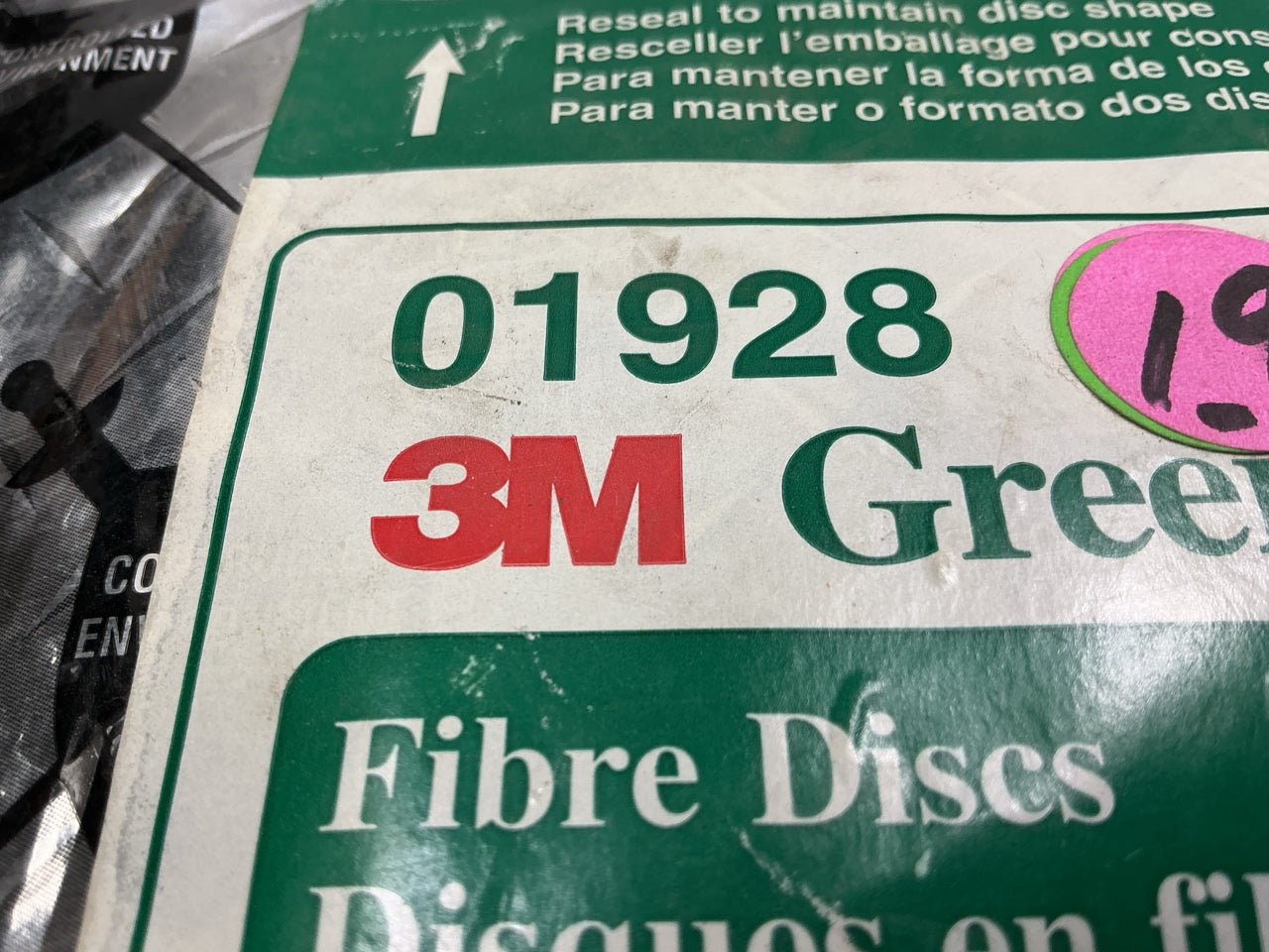 19 Discs - 3M 01928 Green Corps Fibre Sanding Disc, 9 1/8 In X 7/8 In, 36 Grit