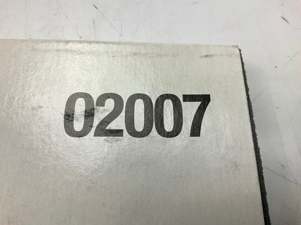 3M 02007 9''x11'' 220 Grit Wet Or Dry Abrasive Sandpaper Sheets, 50 / Box