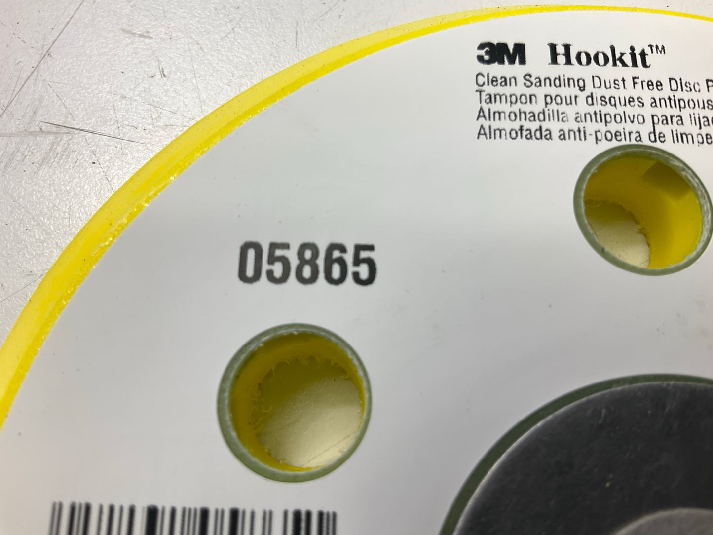 3M 05865 Hookit Low Profile Finishing Dust Control Clean Sanding Disc Pad, 6''