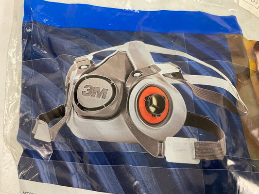 New 3M 6200/07025 Half Facepiece Reusable Respirator Mask - Size Medium