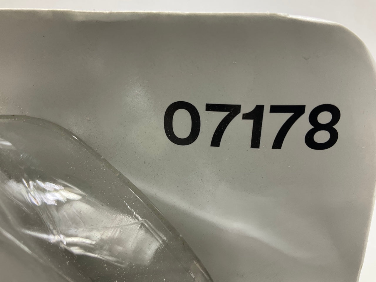 3M 07178 Automotive Paint Spray Respirator Mask, Medium OV/P95 Exp. 08/2029