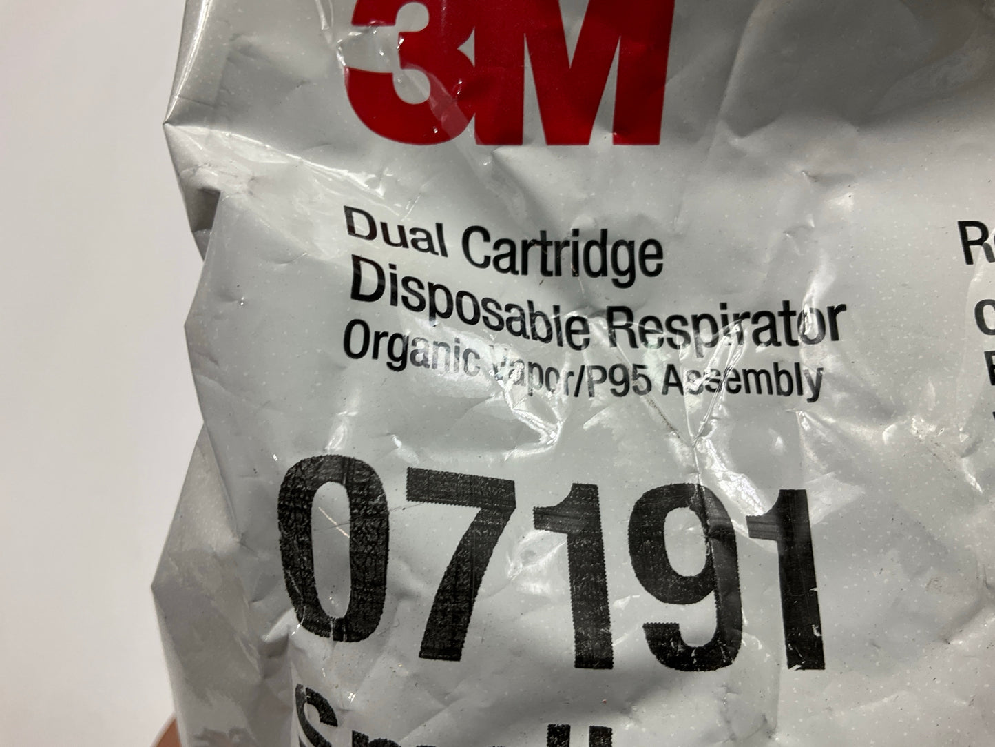 3M 07191 Dual Cartridge Respirator Assembly, Organic Vapor/P95 Small 05/2026 EXP
