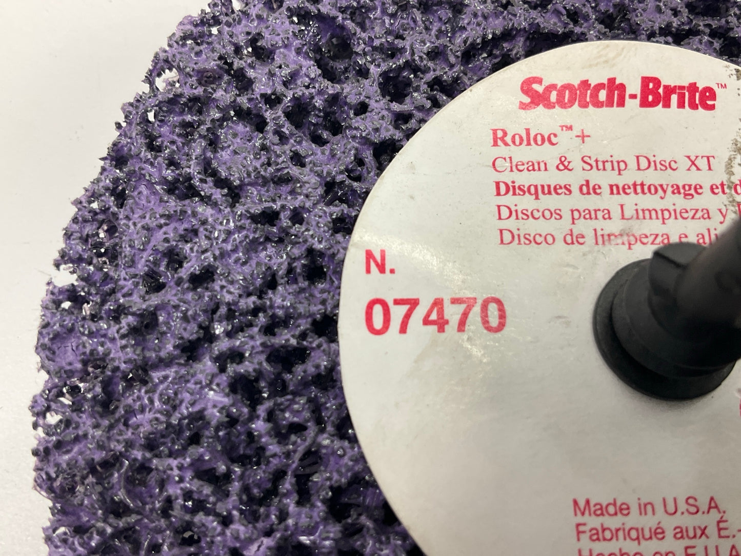 3M 07470 4'' Scotch-Brite Roloc + Clean & Strip XT Extra Coarse Disc