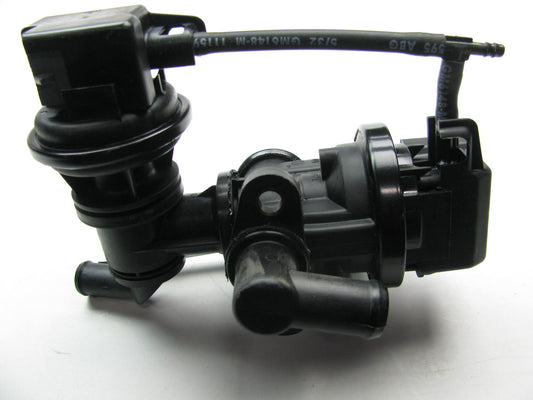Genuine OEM GM 17074977 Air Bypass Smog Pump Diverter Valve: Acdelco 214-60