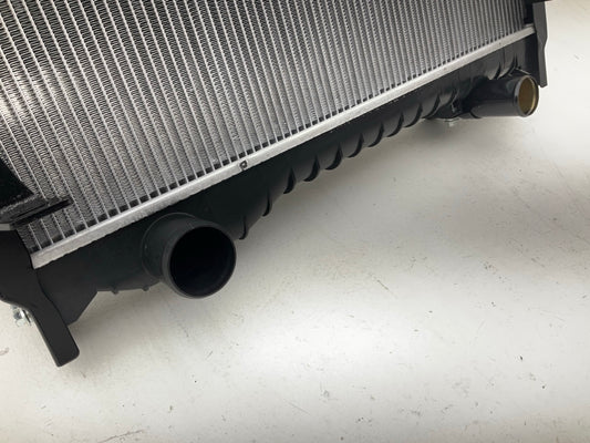 Agility 8067301 Radiator For 1999-2004 Hino FE2620 SG3320 SG3325 8.0L DIESEL