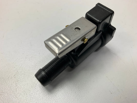 Attwood 8889LP6 Johnson/Evinrude/OMC Fuel Hose Fitting OMC, Boat, Fuel Line 3/8''