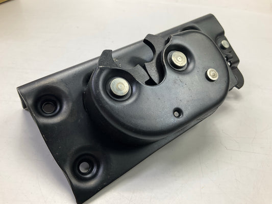 Automann HLK2051 Left Drivers Side Door Latch Replaces International 477257C92