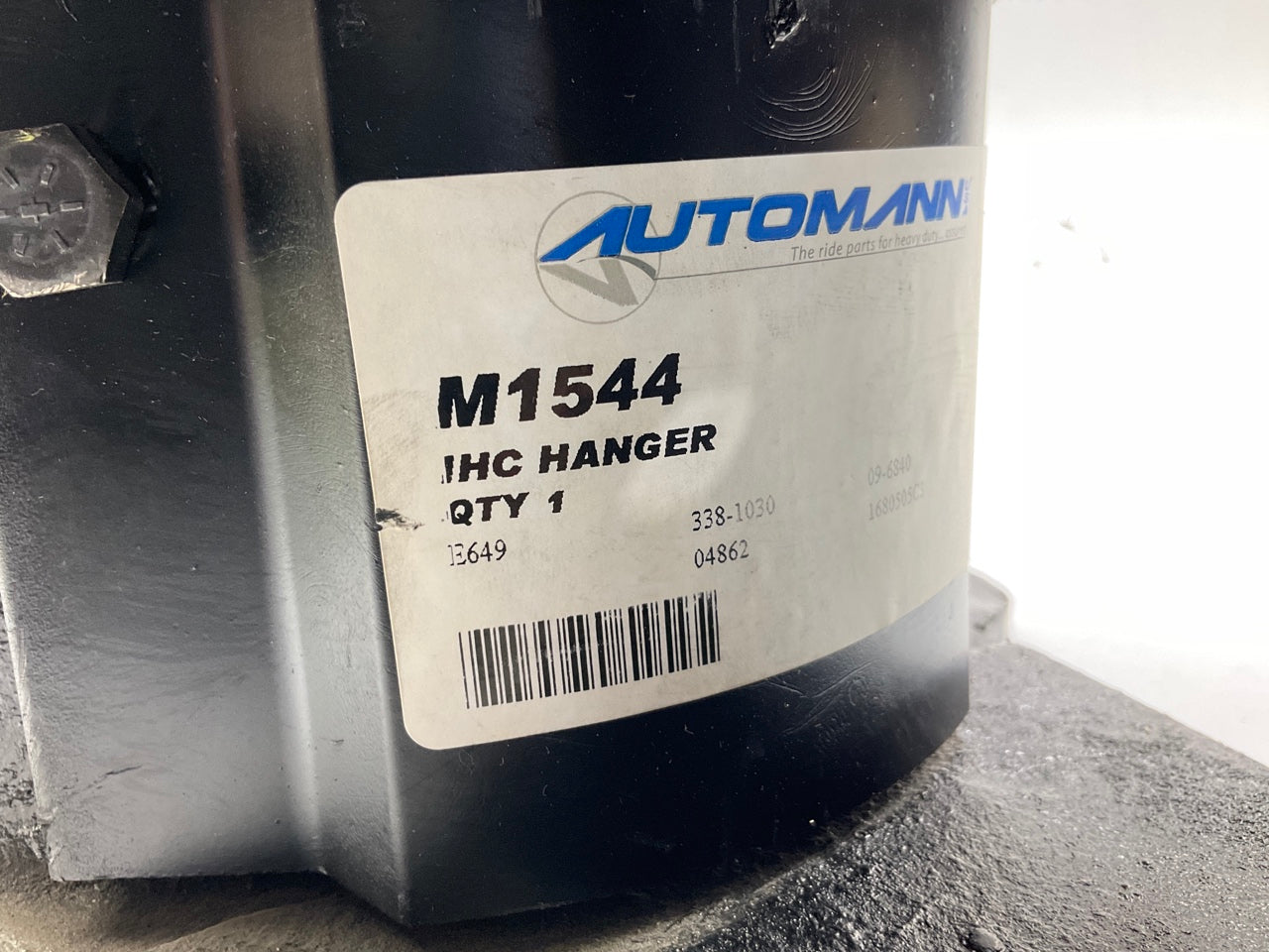 Automann M1544 Front Spring Hanger Replaces IHC 1680506C93 501556C2 1168506C91