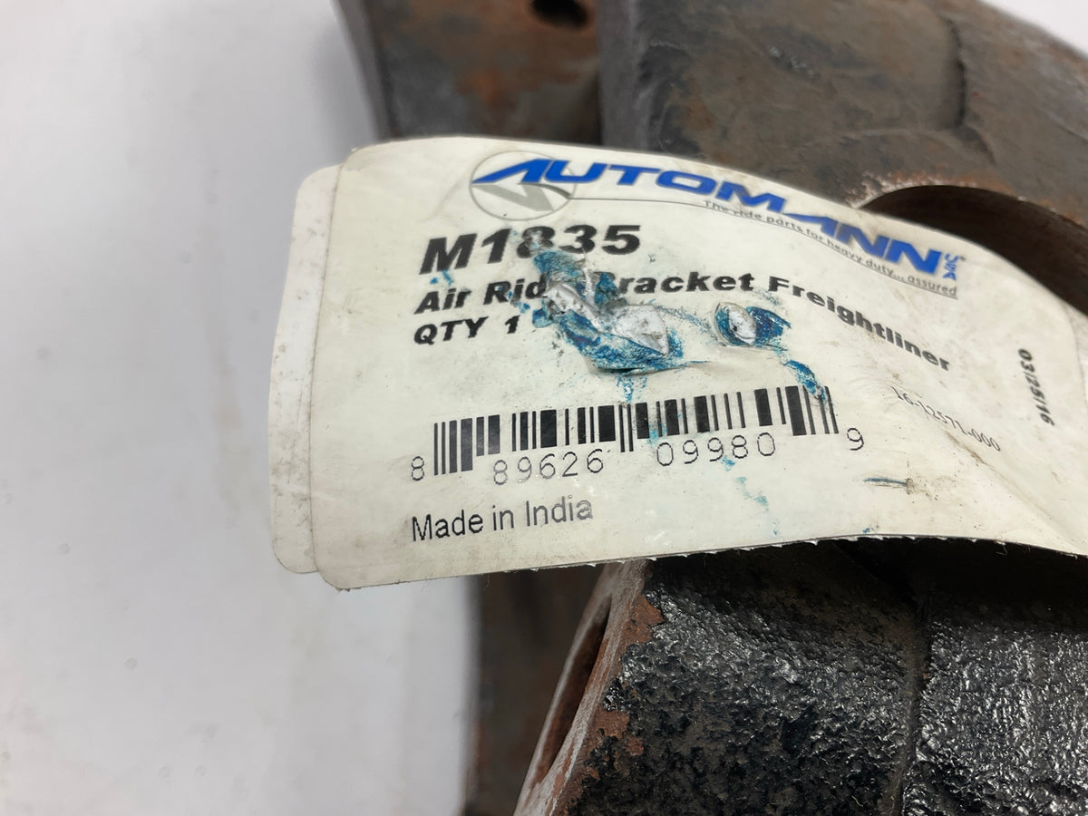 RUST SEE PHOTOS Automann M1835 Leaf Spring Hanger Replace 16-12571, 16-12571-000