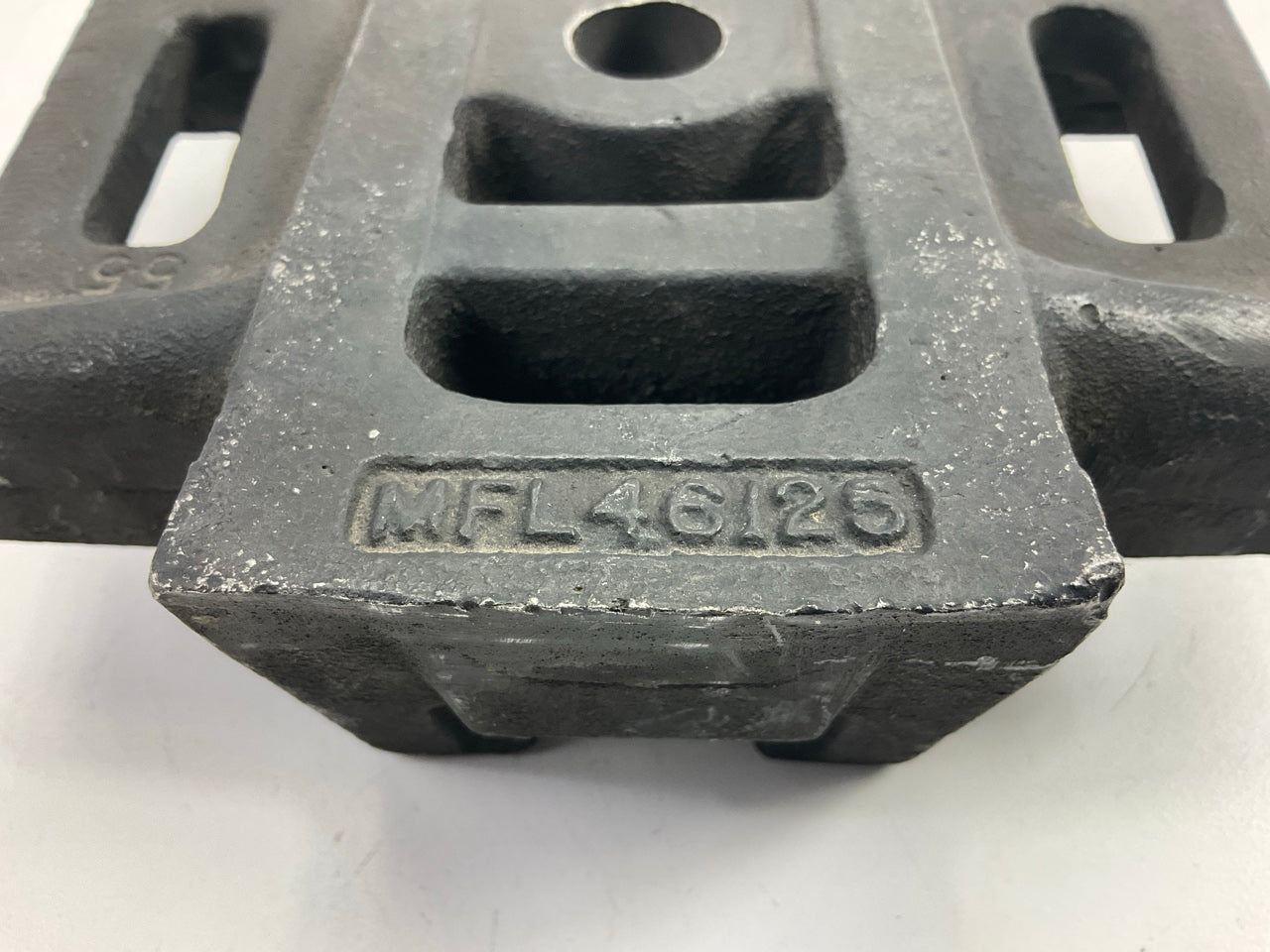 Automann MFL46125 Axle Seat, 5.5 Degree For Freightliner FAS Airliner II