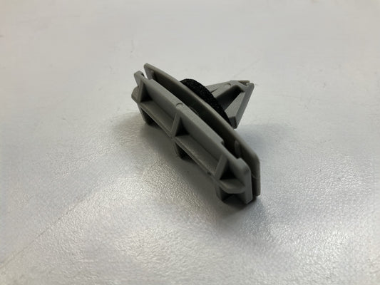 (15) Auveco 20887 Fender Flare Moulding Clip Qty 15