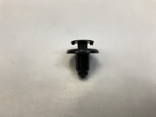 (15) Auveco 21530 Engine Cover And Fender Liner Clips