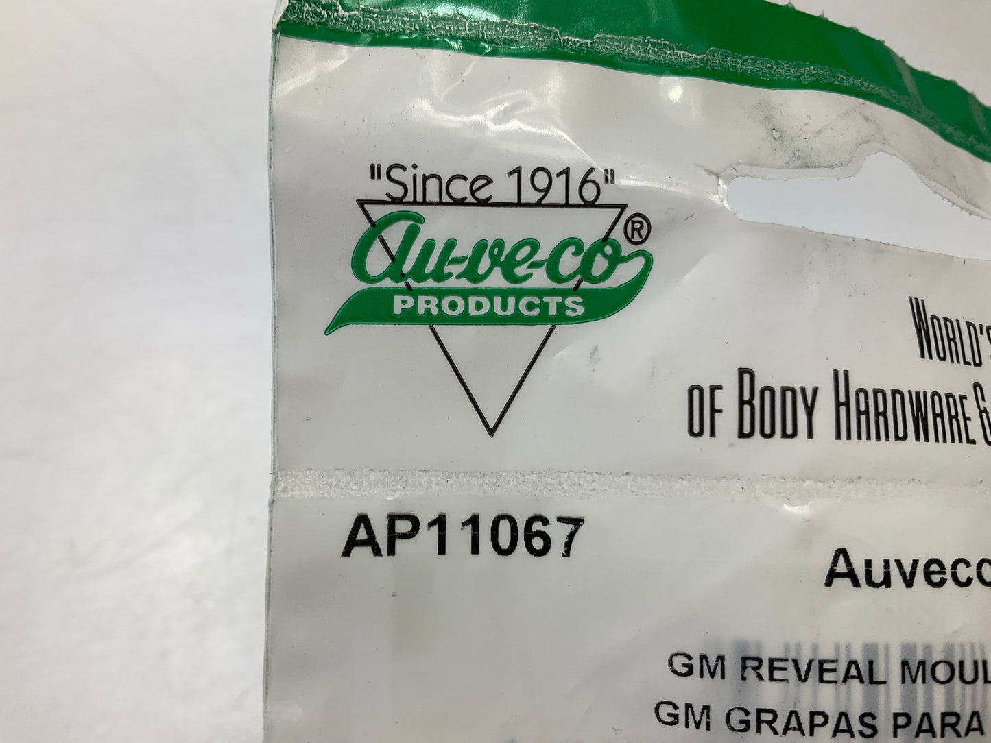 Auveco AP11067 Windshield & Rear Window Reveal Moulding Clip Gm 1973-Up Qty 92