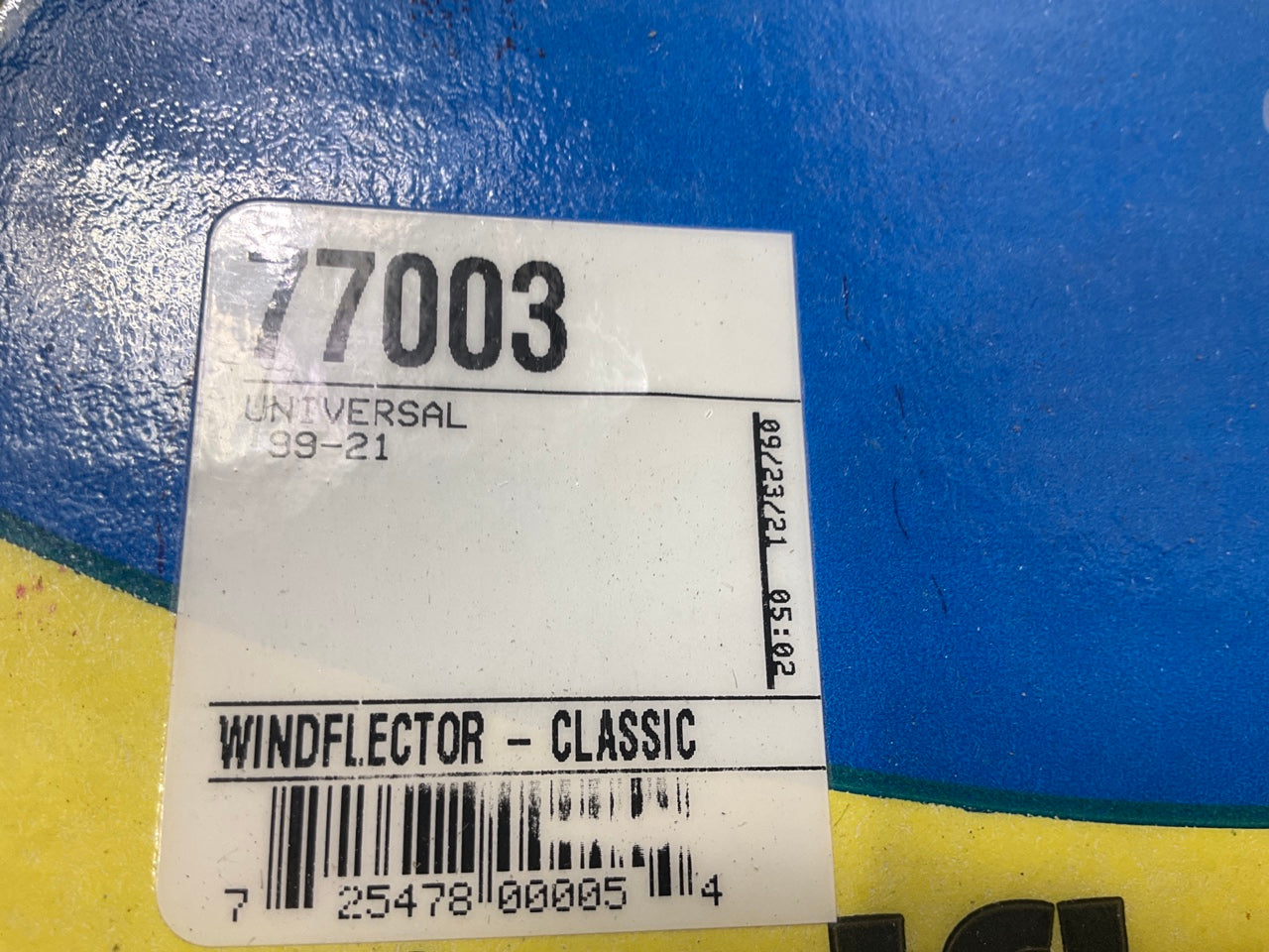 AVS 77003 UNIVERSAL 35.5'' CLASSIC Windflector Sunroof Deflector
