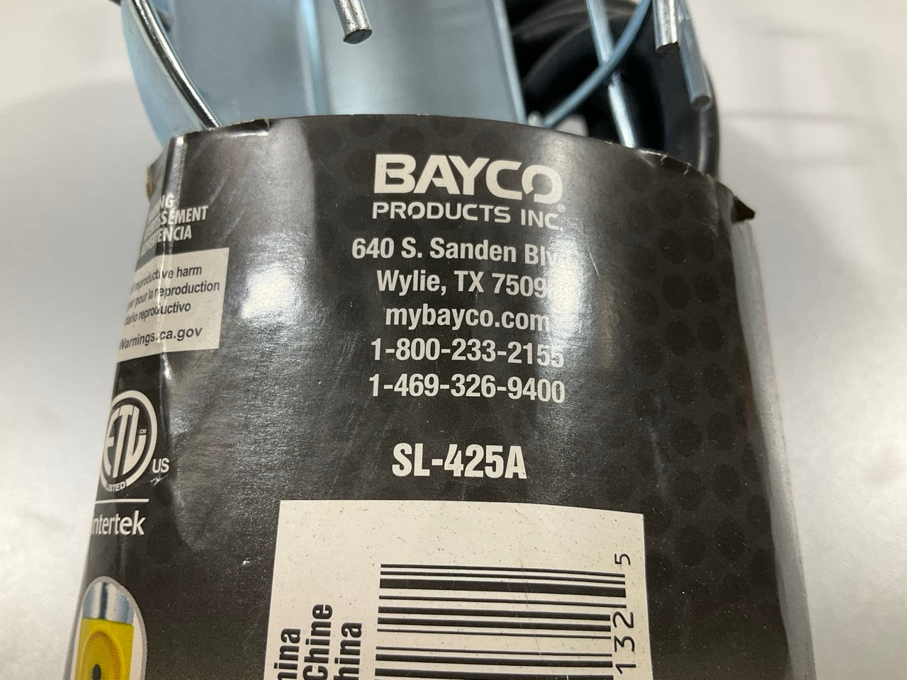 Bayco SL-425A Incandescent Work Light With Metal Guard And Single Outlet