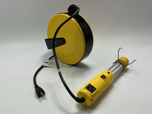 Bayco SL-825 13w Fluorescent Work Light / Spotlight W/single Outlet On 40ft Reel