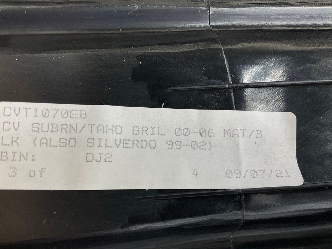 NEW AFTERMARKET - Front Black Grille For 2000-06 Chevy Suburban Tahoe