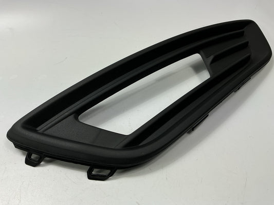 Front Right Passenger Side Fog Light Lamp Bezel For 15-18 Ford Focus AFTERMARKET