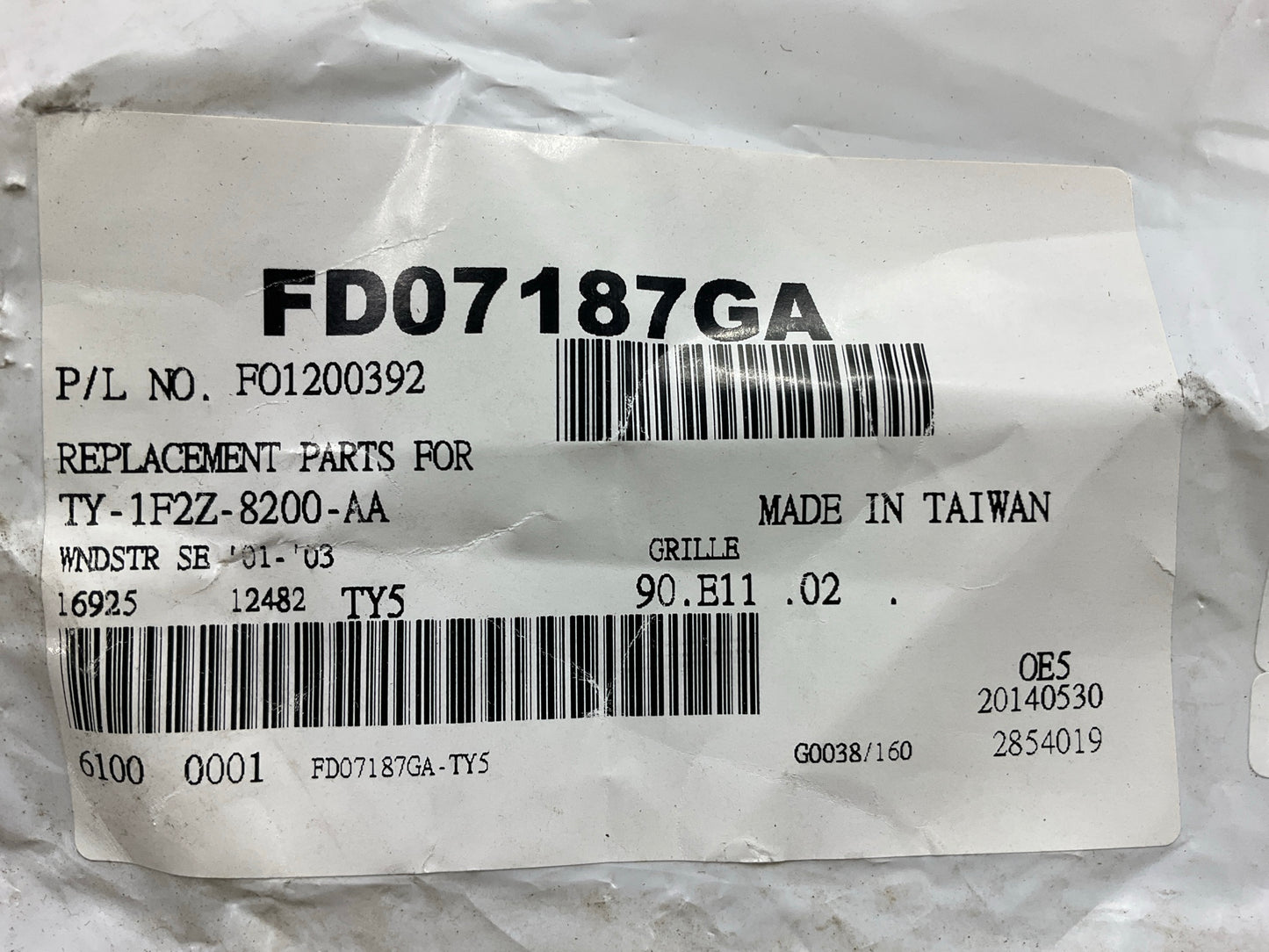FDW1070AA Grille 2001-2003 Ford Windstar Chrome Shell W/ Black Insert Plastic