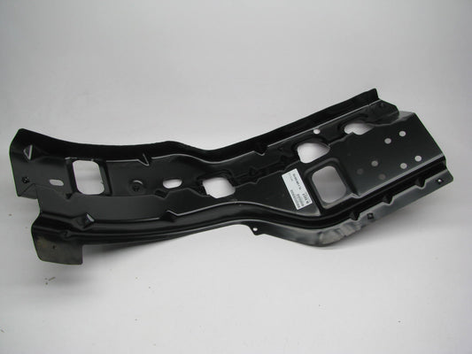 Front Left Bumper Bracket GM1066193 For 2011-2014 Silverado 2500, 3500 HD