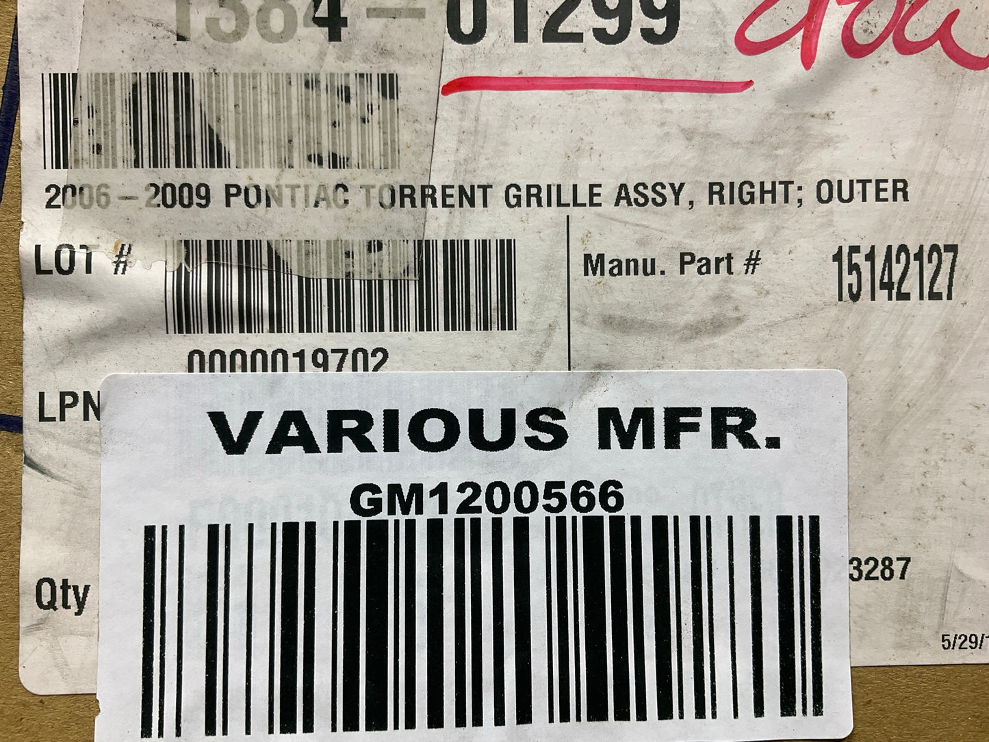 NEW AFTERMARKET - Front Right Outer Grille Trim GM1200566
