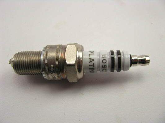 (4) Bosch 4307 PLATINUM +2 Spark Plugs WGR9DDP