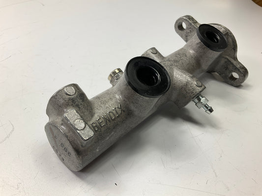 REMAN. Cardone 10-2747 Brake Master Cylinder W/O Traction Control, W/O ABS