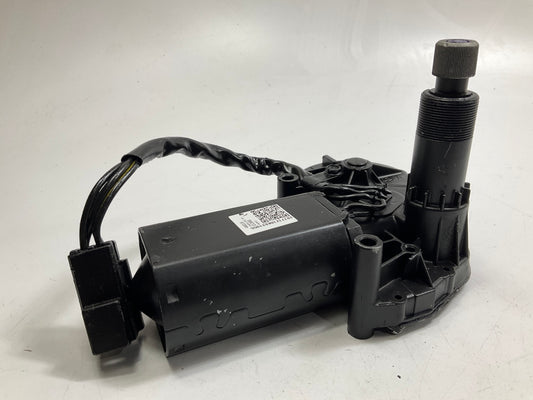 REMAN. Cardone 40-215 Rear Window Wiper Motor For 1993-1995 Nissan Quest