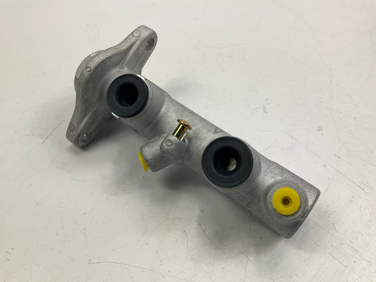 Carquest MCA390351 Brake Master Cylinder For 1996 Toyota RAV4 2.0L