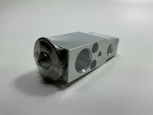 Carquest T39293 A/C Expansion Valve For 2007-2010 Nissan Versa