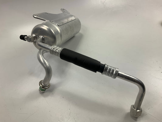Carquest T83015 A/C Accumulator With Hose Assembly