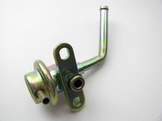 UNKNOWN FITMENT - SOLD AS SHOWN - AS IS. Carter 404-057 Fuel Pressure Regulator