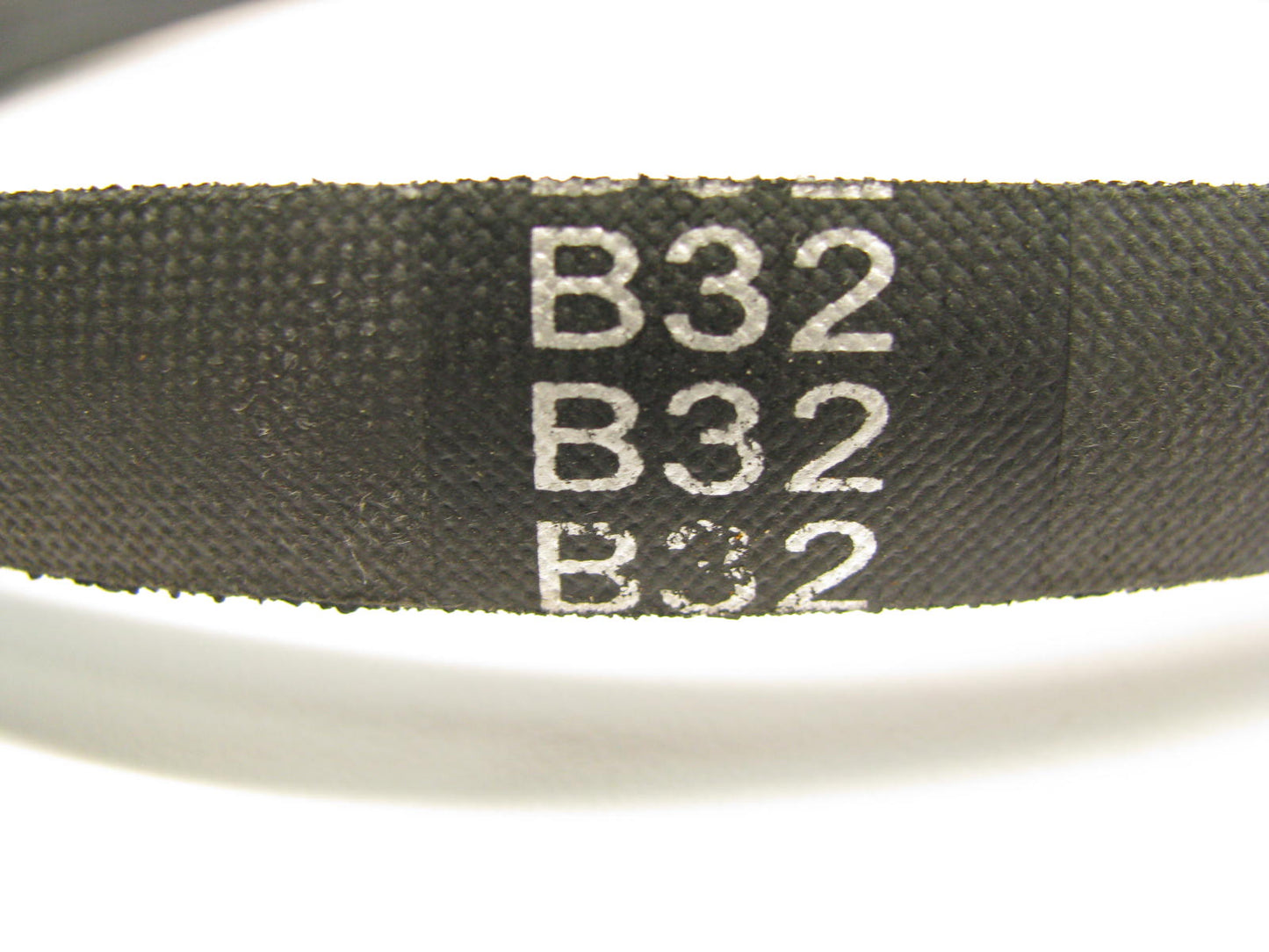 Dayco B32 Industrial Accessory Drive Belt - 5/8'' X 35''