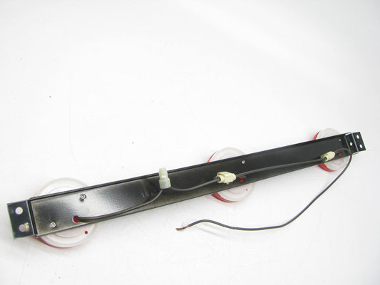 Dominion 713524 Trailer Truck ID Light Bar 3-round Lamps 18 1/2'' Long