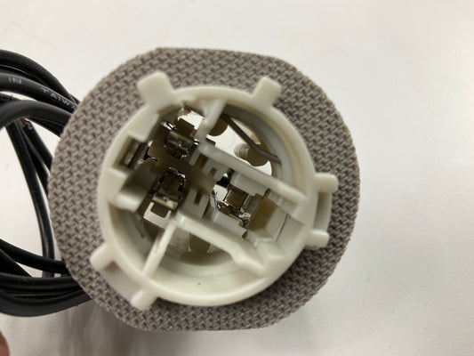 Dorman 85895 3-Wire Front / Rear Pigtail Socket Connector For 3157 Light Bulb