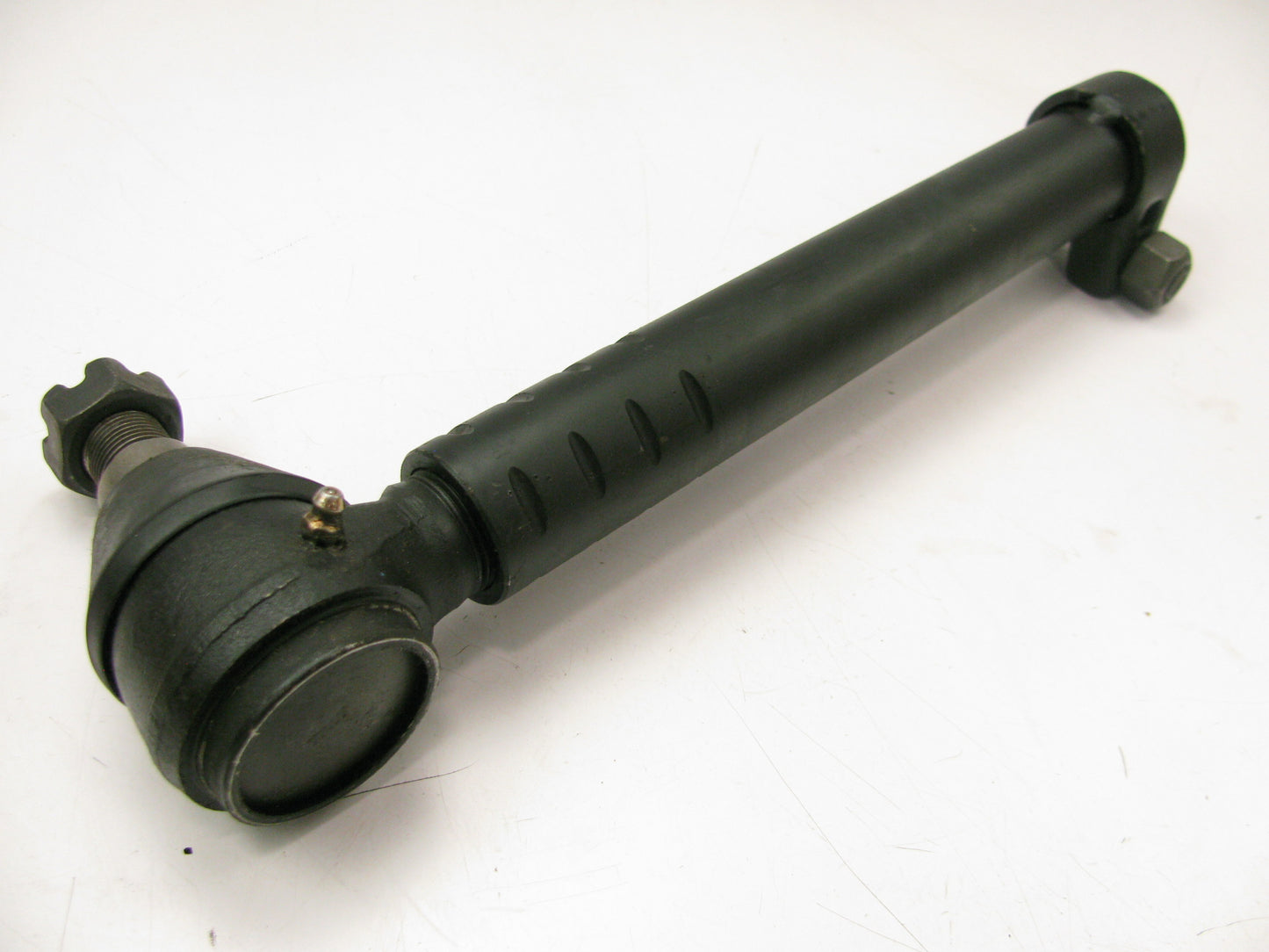 NEW - OUT OUT OF BOX 2695565 Steering Drag Link For 1983-1985 Mack R600