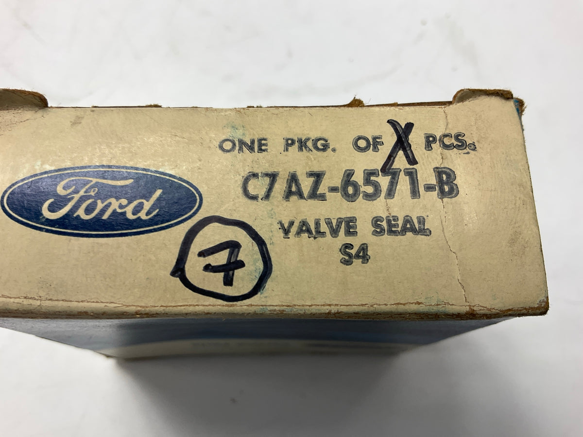 (6) NEW - OEM Ford C7AZ-6571-B Engine Valve Stem Oil Seal