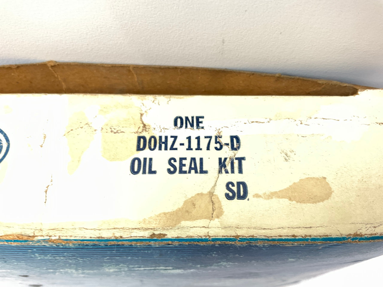 NEW - OEM Ford D0HZ-1175-D Rear Wheel Seal