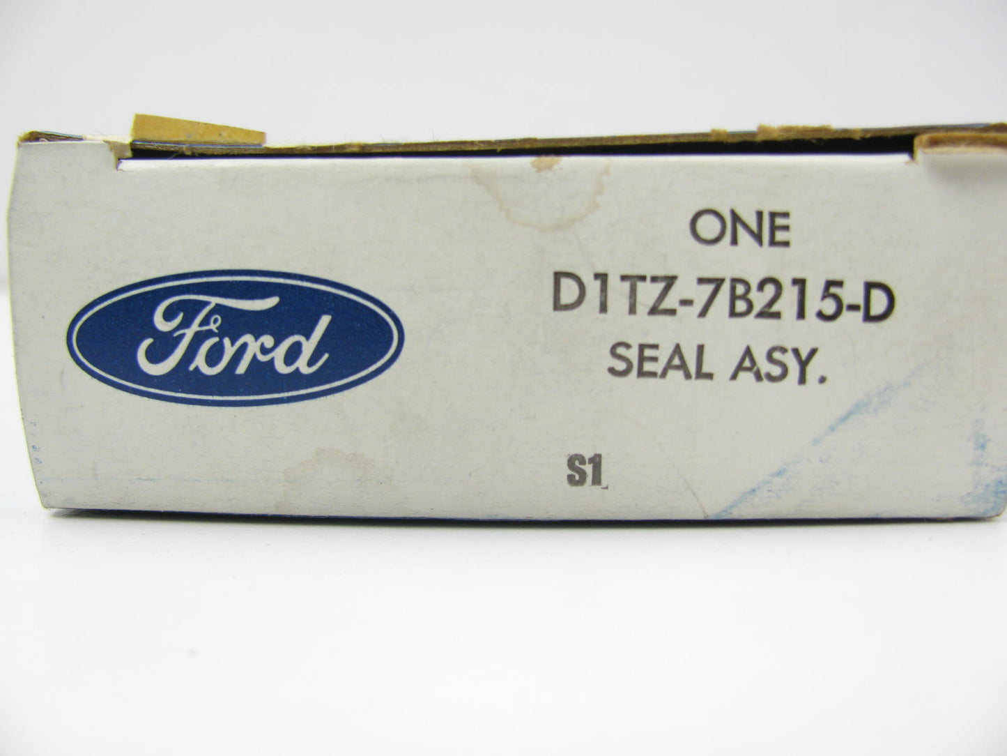 (2) NEW - OEM Ford D1TZ-7B215-D Manual Transmission Output Shaft Seal