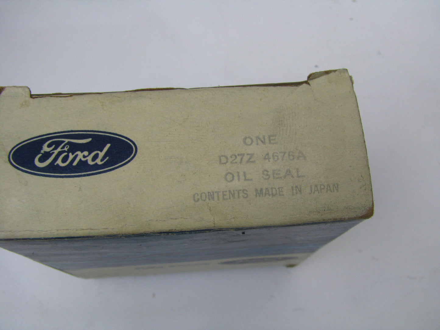 NEW - OEM Ford D27Z-4676-A Differential Pinion Seal