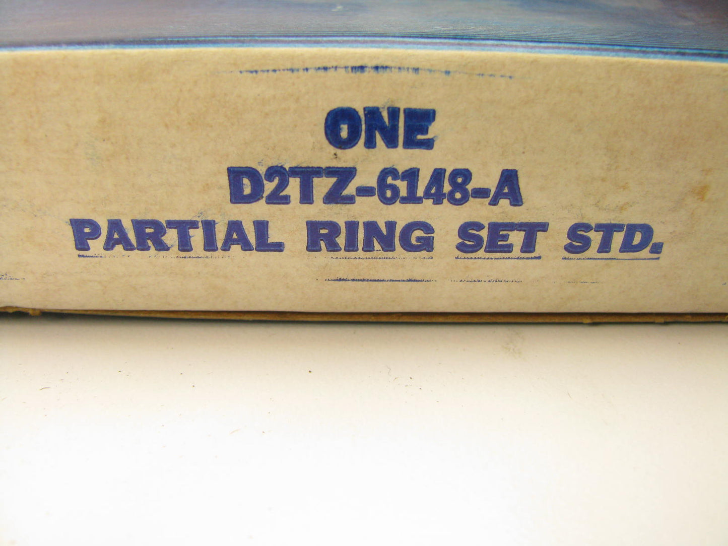 DOES (2) PISTONS - OEM Ford Piston Rings - Standard 1970-1972 330 V8 D2TZ-6148-A