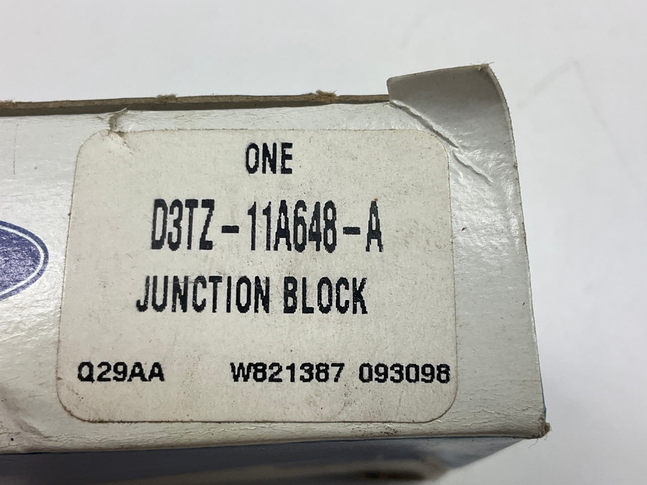 NEW - OEM Ford D3TZ-11A648-A Headlamp Switch Junction Block 1973 F500 B600