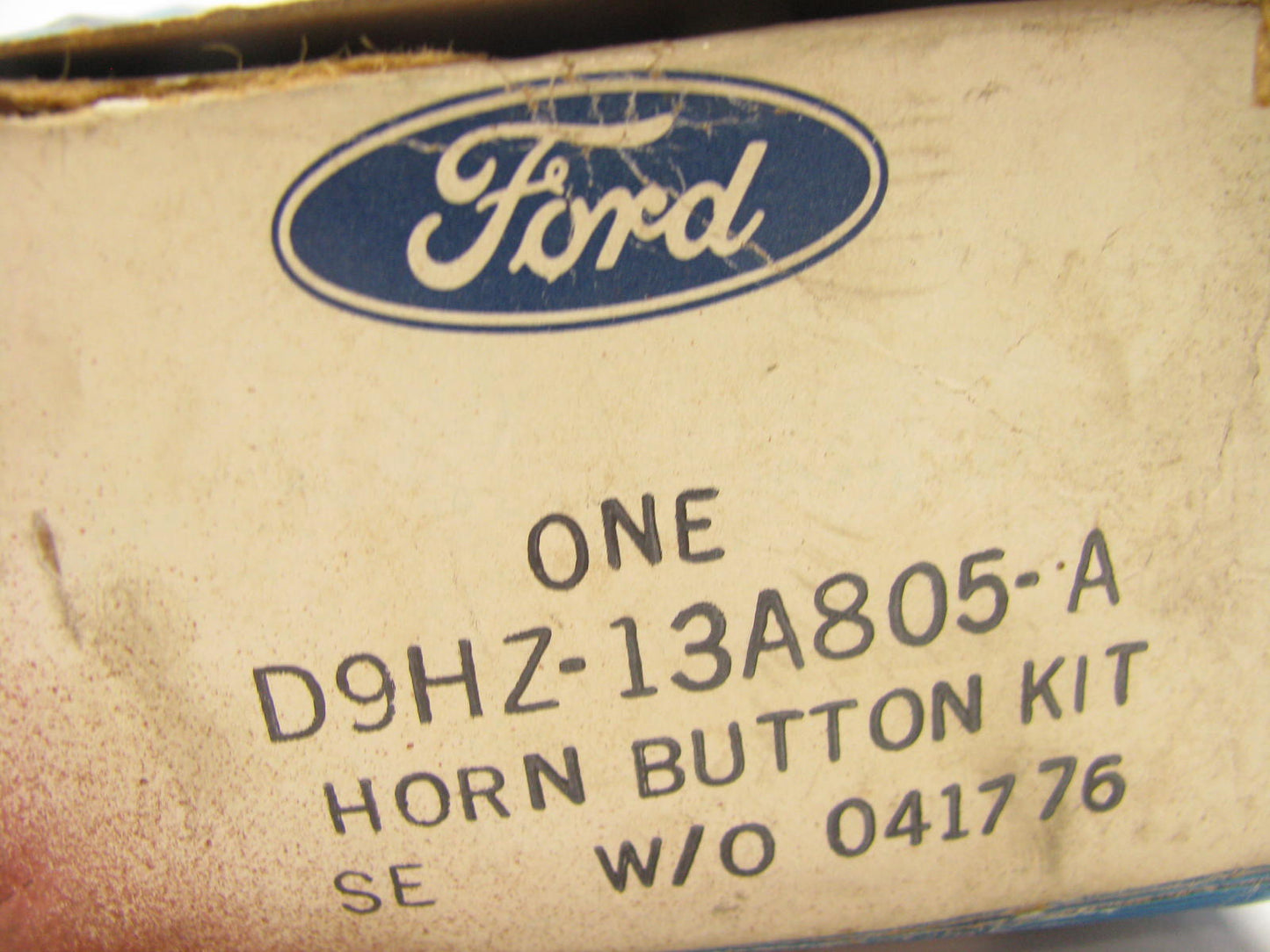NEW - OEM Ford D9HZ-13A805-A Horn Pad Button 1983-1986 CL-CLT-L