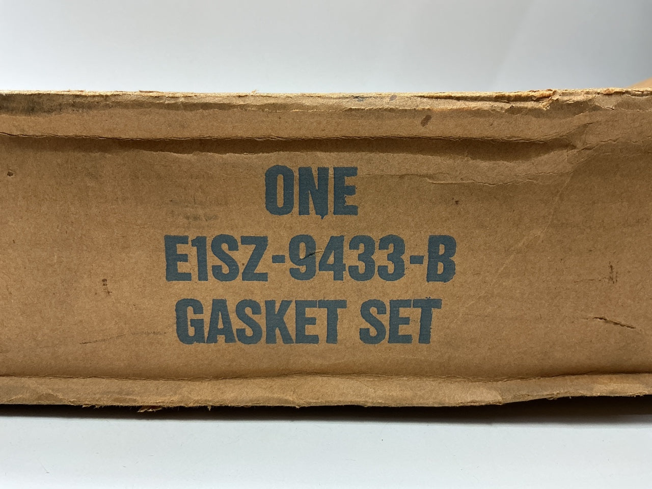 NEW - OEM Ford E1SZ-9433-B Engine Valley Pan Gasket For 1980-1981 4.2L-V8