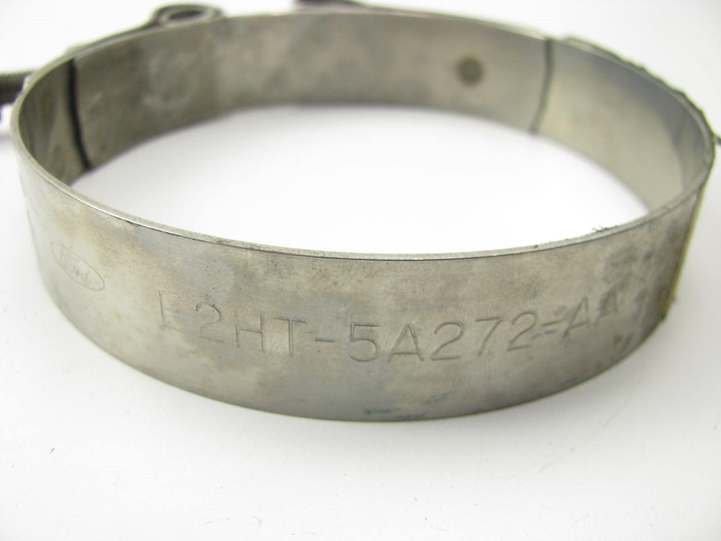 NOS OEM Ford E2HZ-5A231-B Muffler Outlet Exhaust Pipe Clamp 4'' E2HT-5A2727-AA