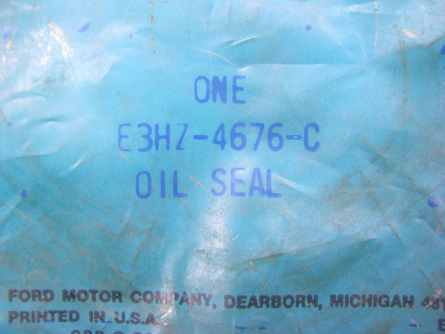 NEW GENUINE OEM Ford E3HZ-4676-C Differential Pinion Seal
