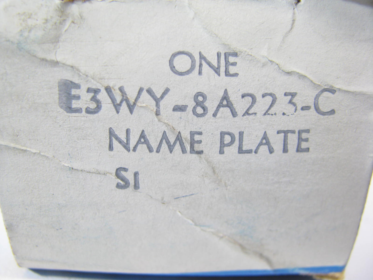 NEW - OEM Ford E3WY-8A223-C Front Grille Ornament Nameplate 1983-1984 Cougar