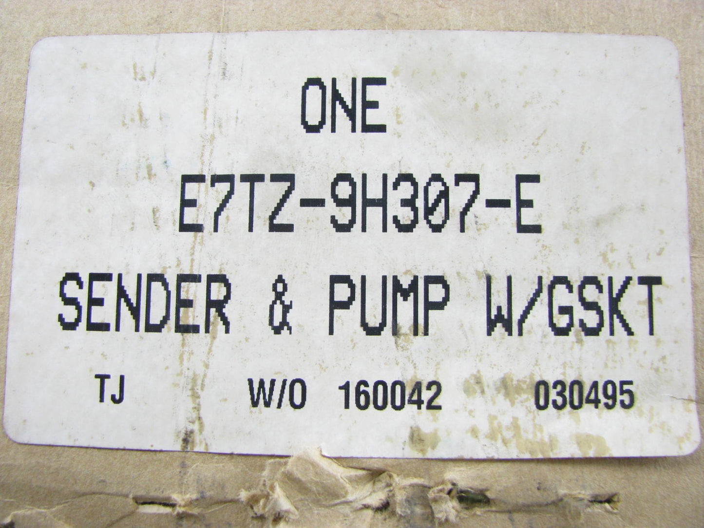 New OEM Ford E7TZ-9H307-E Fuel Pump W/ Sending Unit 17 Gal Midship Tank