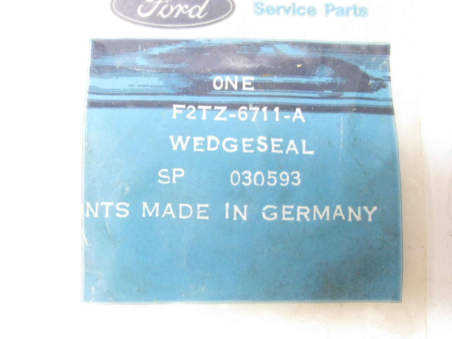 NEW - OEM Ford F2TZ-6711-A Rear Engine Oil Pan Wedge Seal 1993-02 4.0L-V6